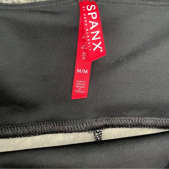 Spanx Leggings Womens Medium Faux Leather Snake Shine Grey Pants Athletic - Picture 8 of 8